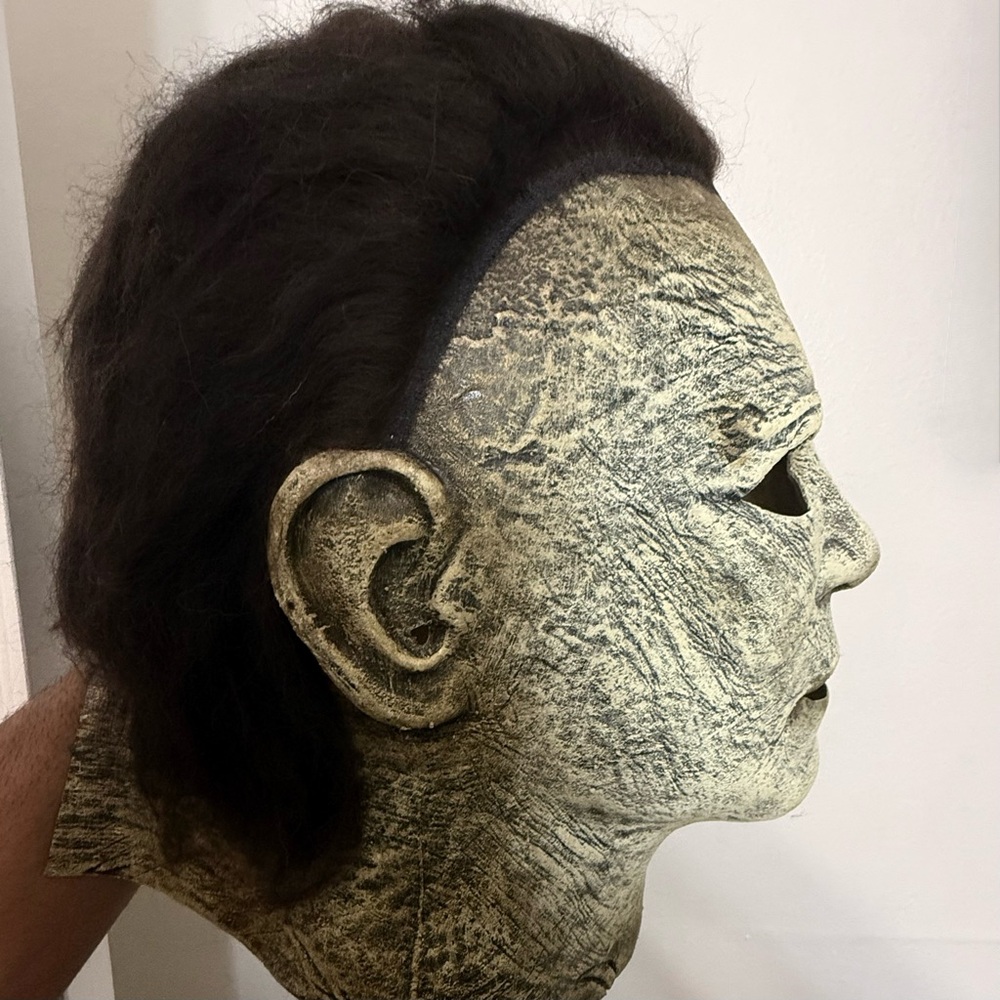 NWOT - HALLOWEEN 2018 - MICHAEL MYERS MASK